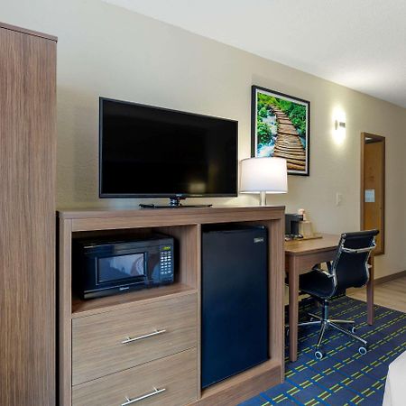 Quality Inn Lee Bagian luar foto