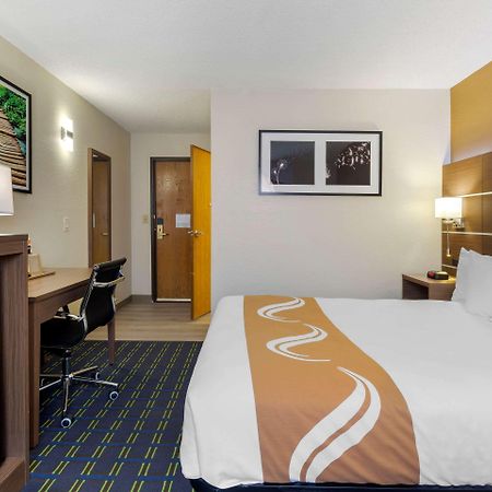 Quality Inn Lee Bagian luar foto