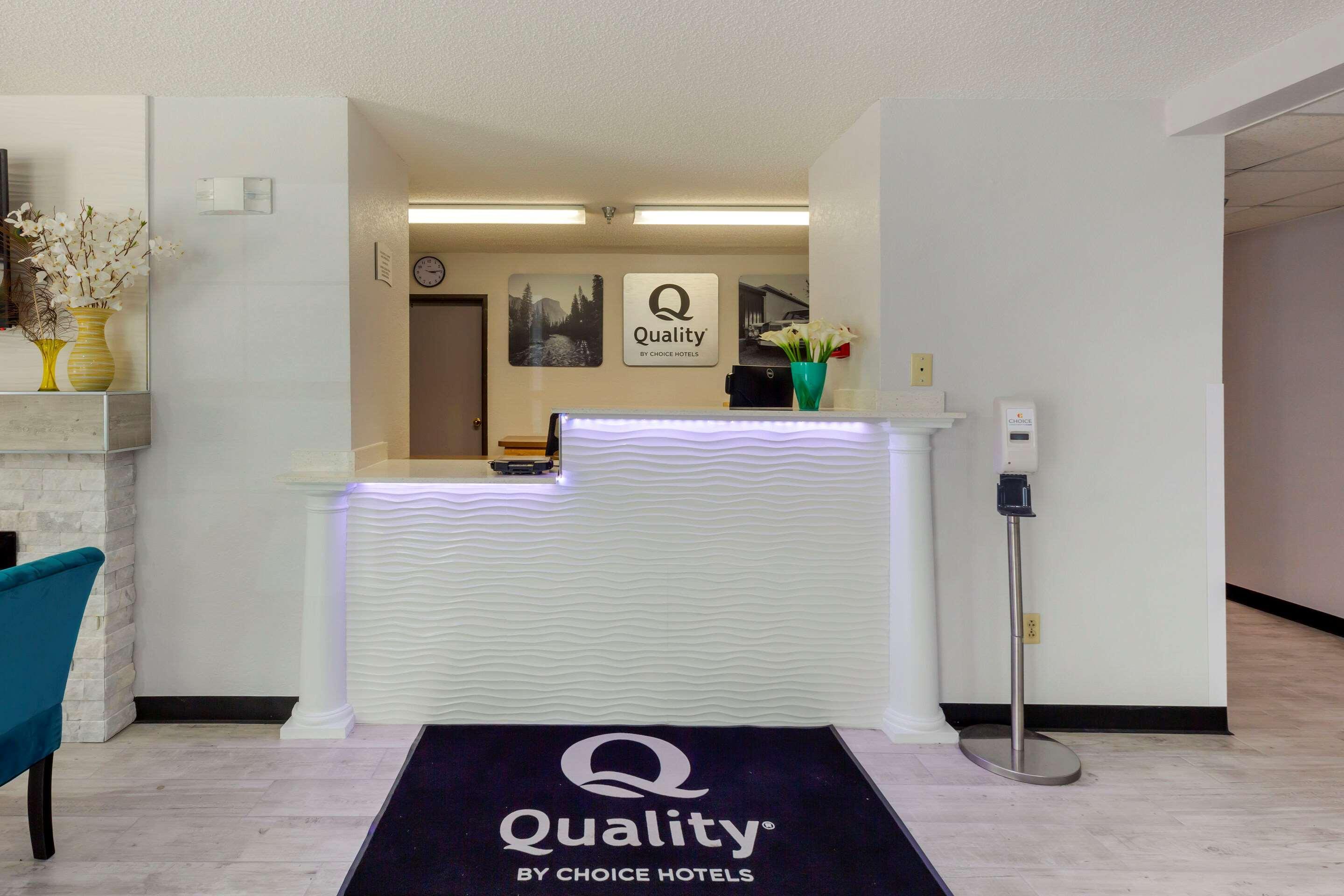 Quality Inn Lee Bagian luar foto