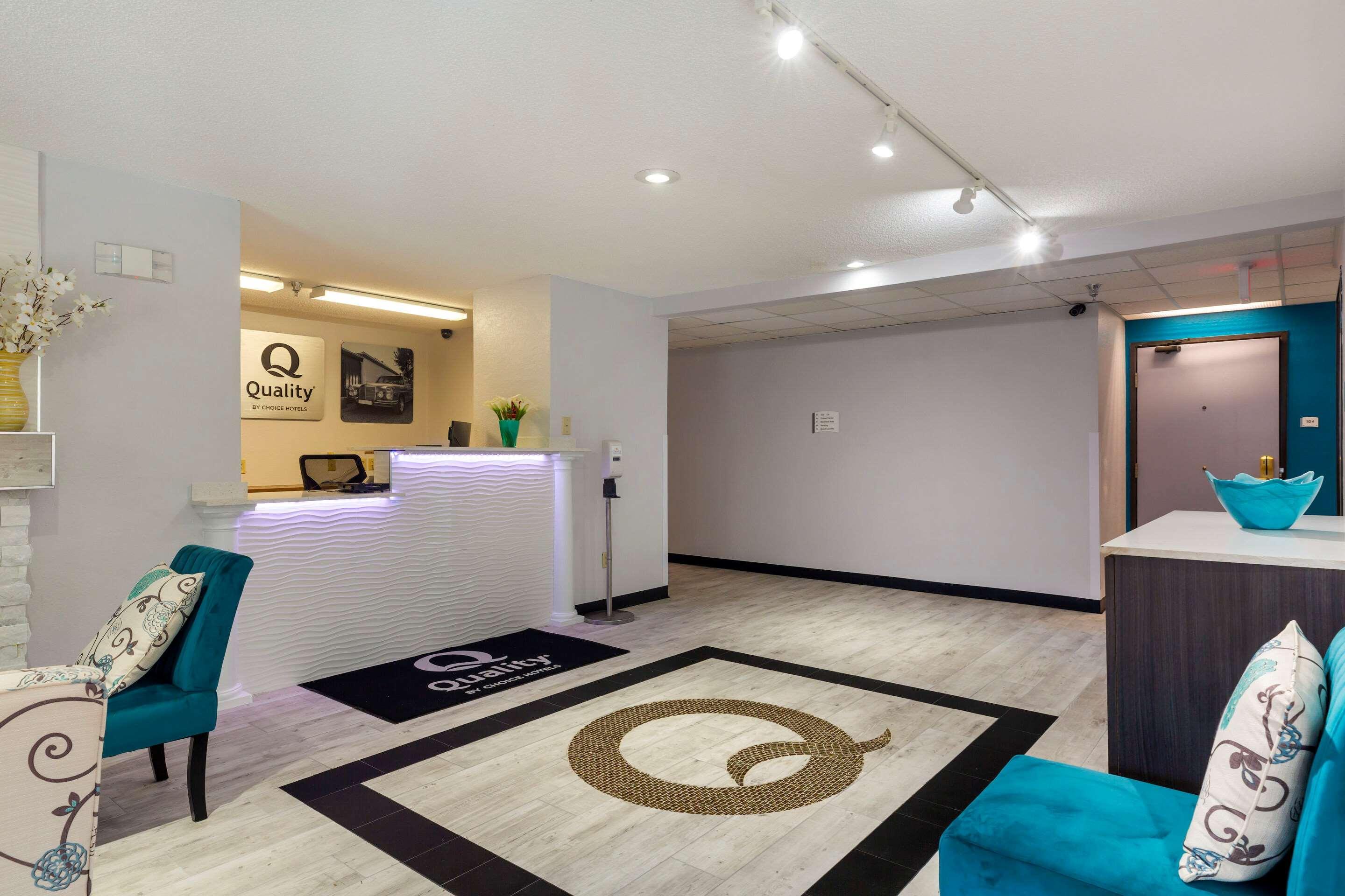 Quality Inn Lee Bagian luar foto