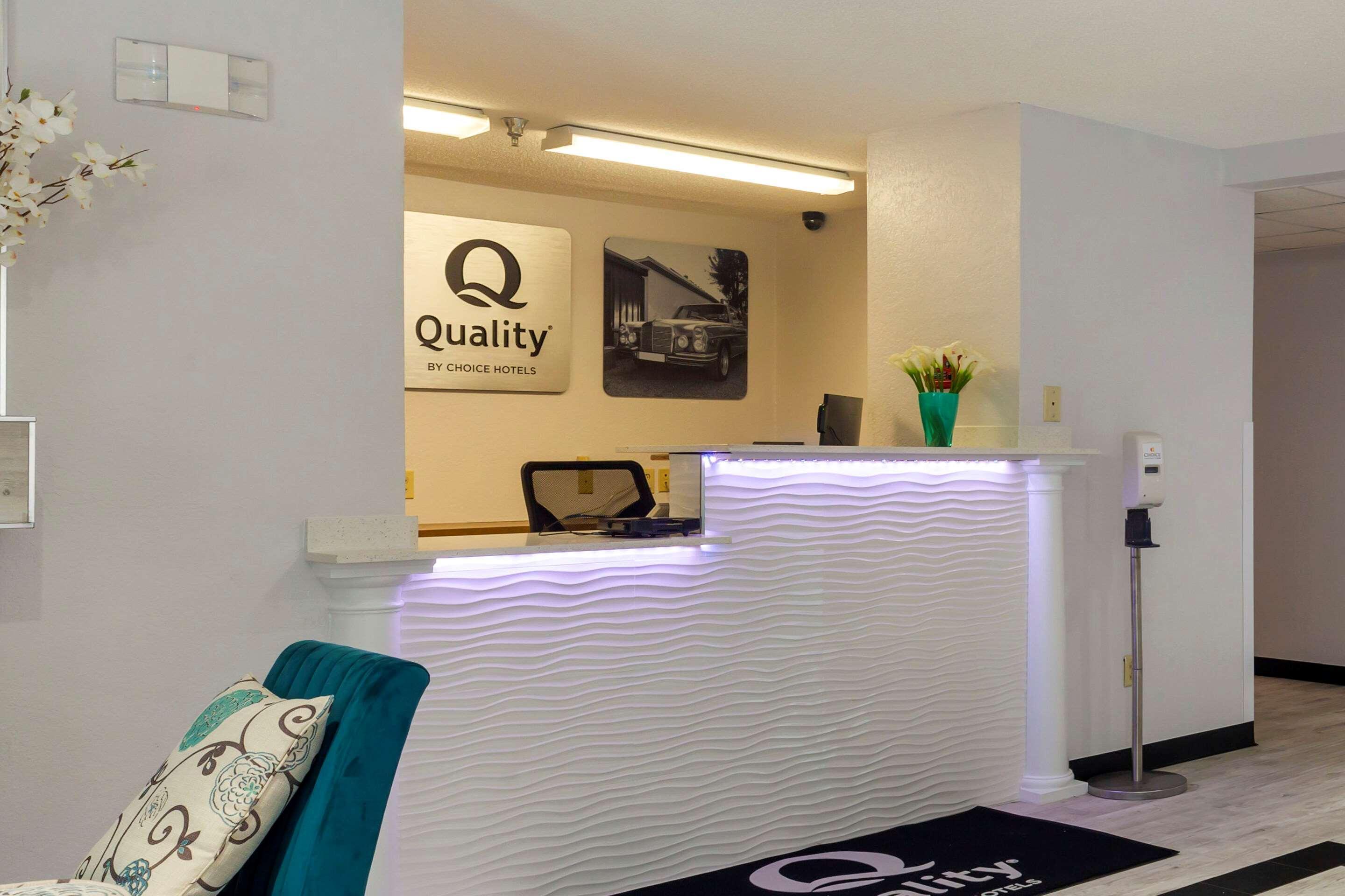 Quality Inn Lee Bagian luar foto