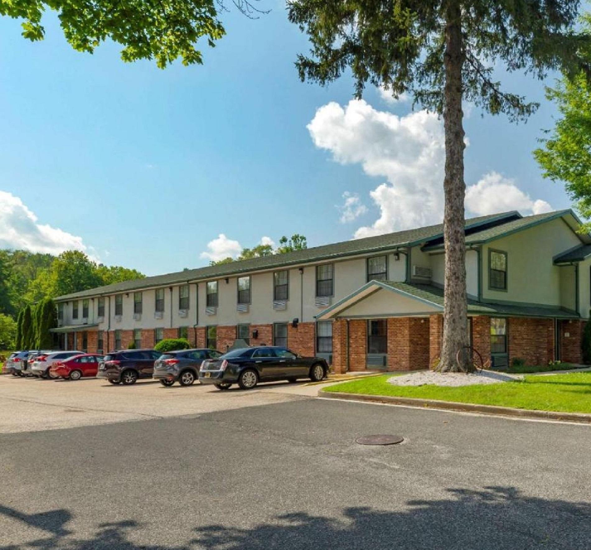 Quality Inn Lee Bagian luar foto