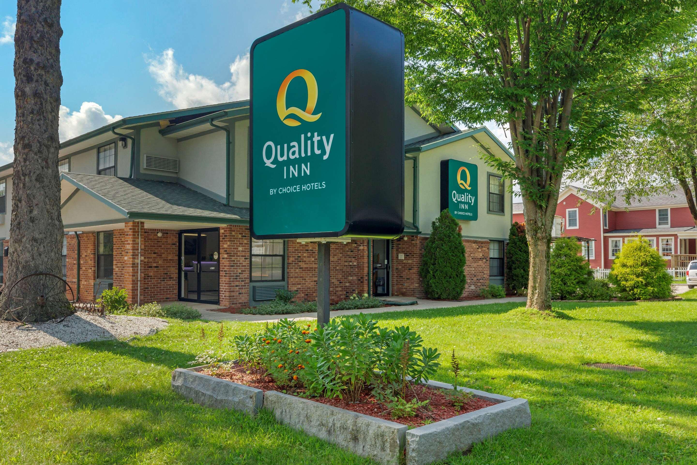 Quality Inn Lee Bagian luar foto